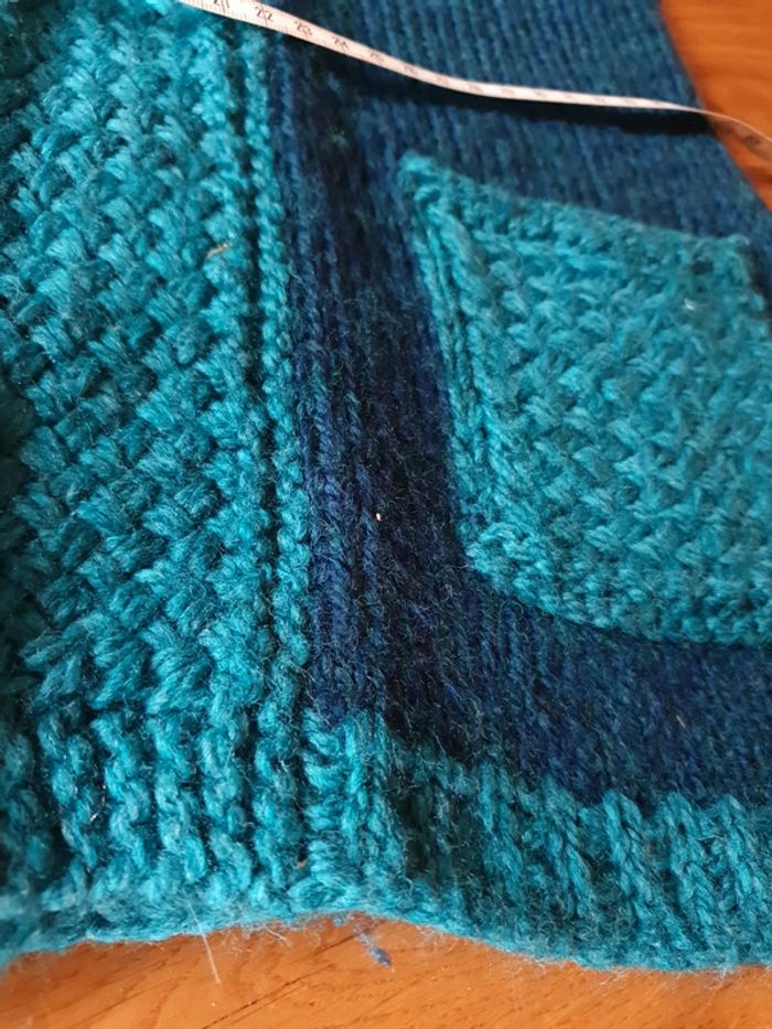 Pull en laine fait main - photo numéro 5