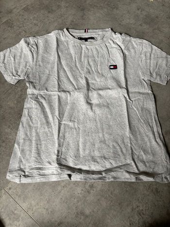 TEE shirt 8 ans 