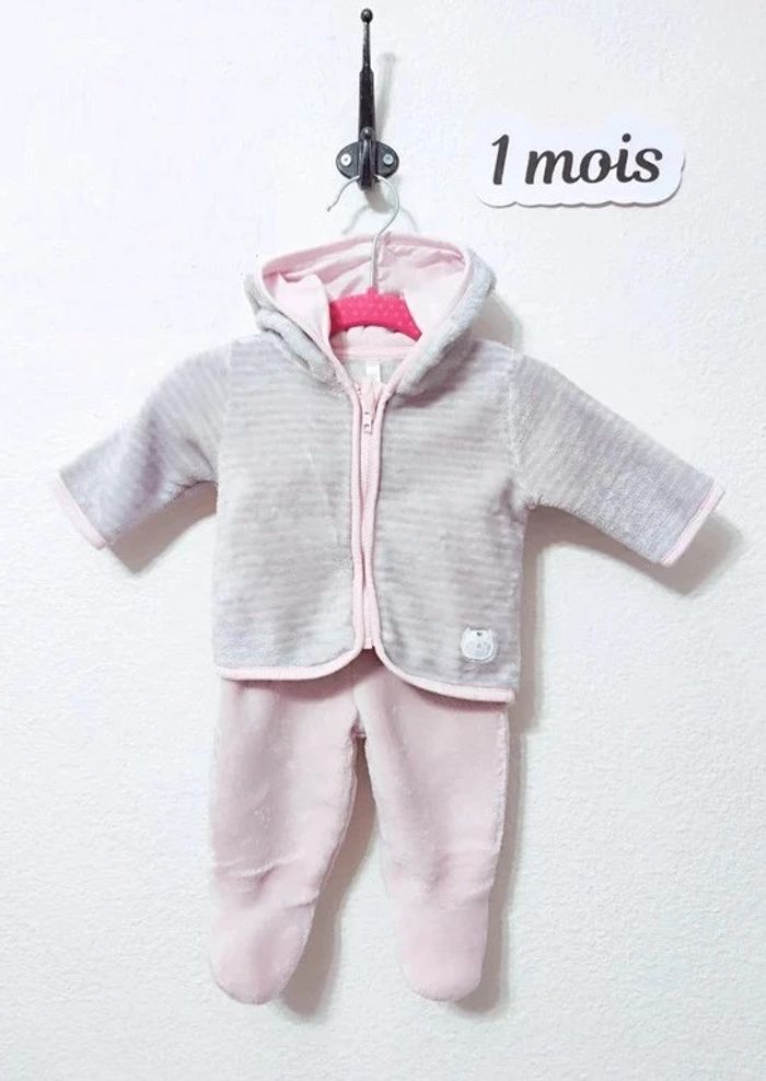 Pyjama 2 pièces bébé fille taille 1 mois
