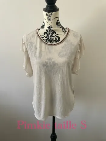 T-shirt blouse à manches courtes volant blanc crème col chaîne doré bordeaux pimkie taille S