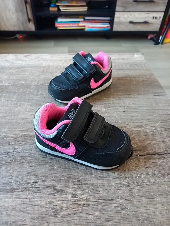 Basket Nike noir 19.5