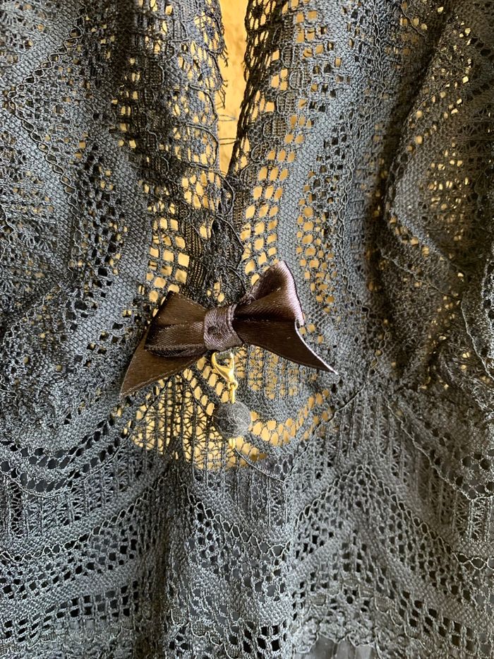 Nuisette noire à dentelles taille 38/40 - photo numéro 3