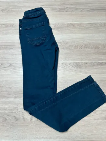 Jean bleu marine taille 36