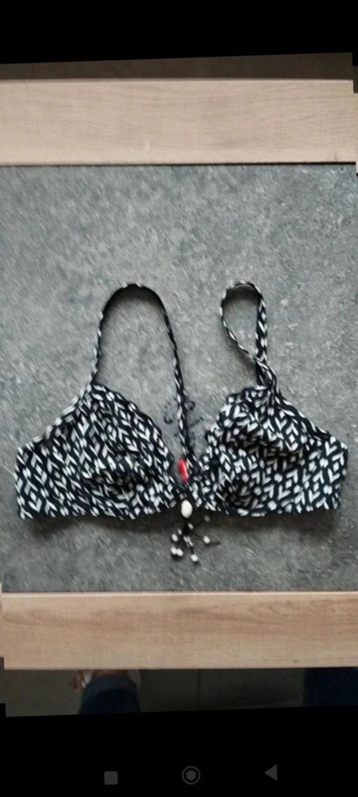 Haut soutien gorge de maillot de bain taille 38 noir et blanc
Redpoint - photo numéro 2