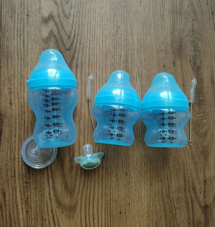 Lot de 3 biberons tommee tippee anti colique neufs