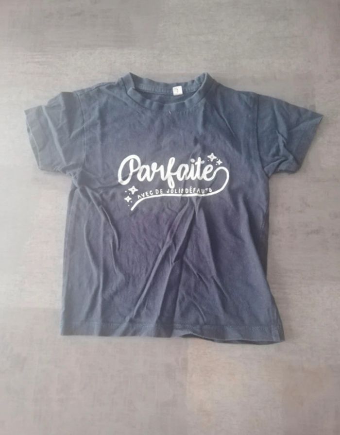 Tee shirt parfaite avec de jolis défauts