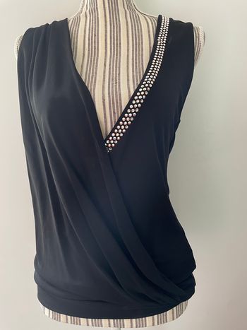 Joli petit top sans manches Morgan taille 34 NEUF