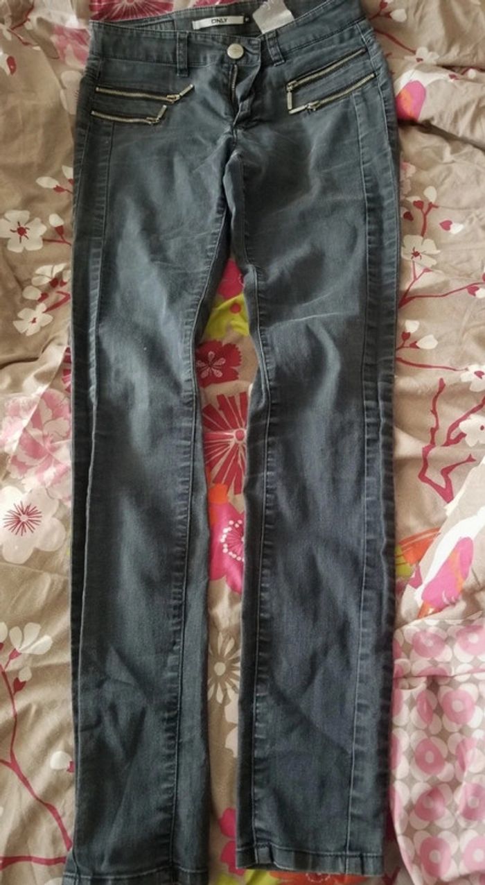 Joli jean gris foncé