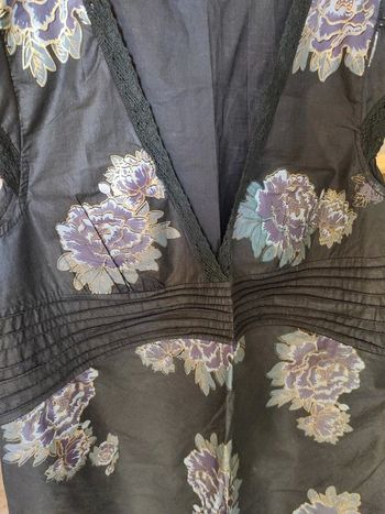 Haut noir grosses fleurs