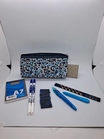 Papeterie : lot bleu