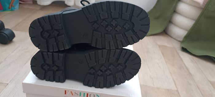 Bottines a lacets neuve avec étiquette Besson - photo numéro 5