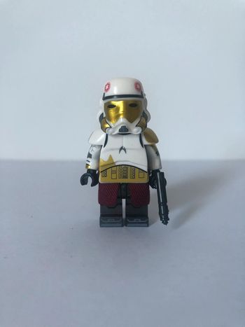 Figurine type lego Captain Enock. Star Wars