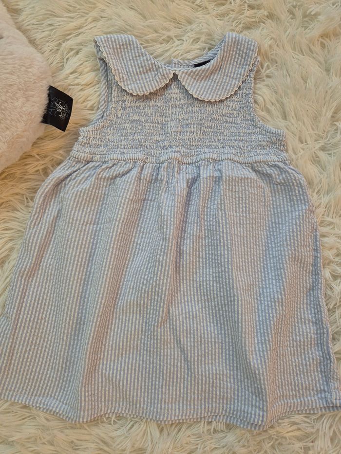 Robe sans manche à col - photo numéro 2