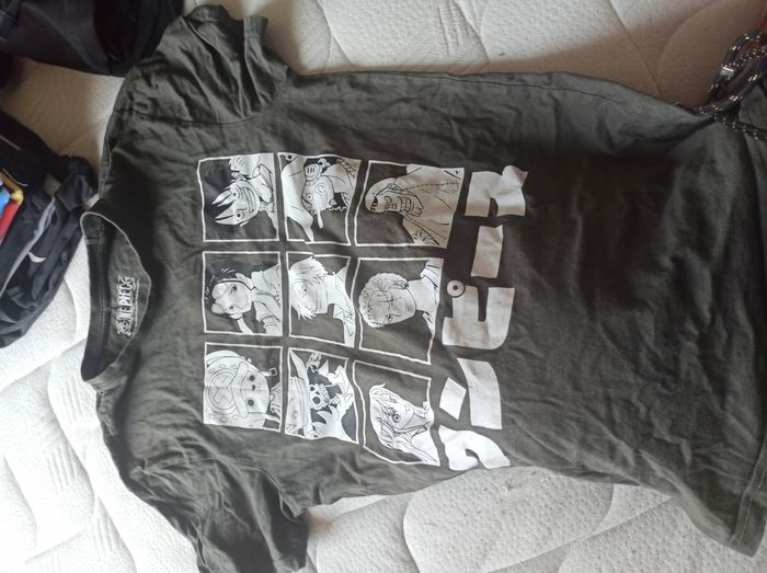 Tee shirt