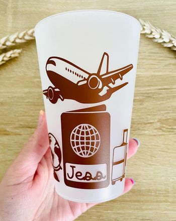 Gobelet personnalisé thème voyage | avion, passeport, globe et valise