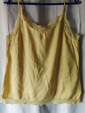 Top jaune à bretelles réglables