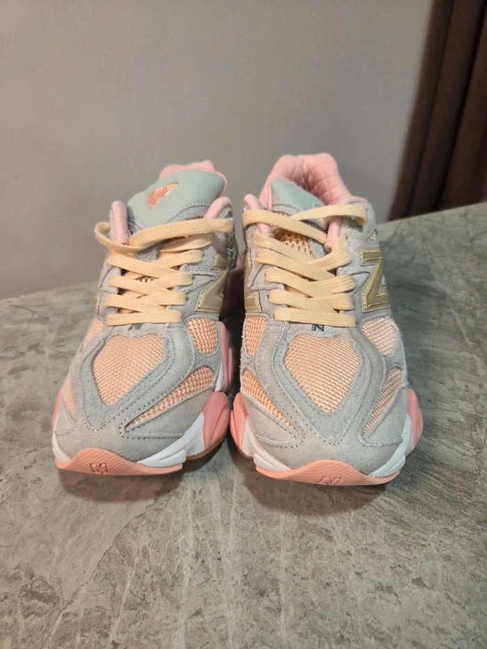 Baskets New Balance 9060 taille 40 - photo numéro 2