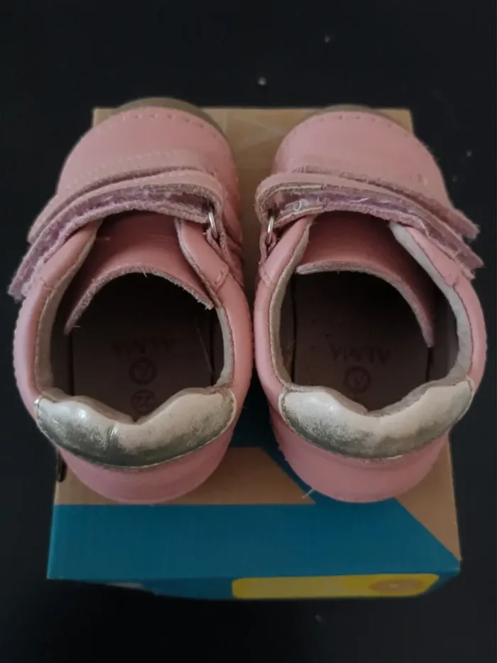 Chaussure bébé fille rose taille 22 - photo numéro 4
