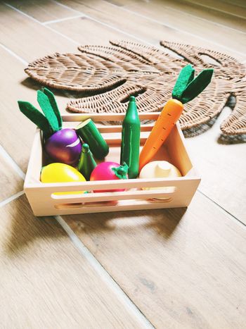 🥬Dinette cagette marchand(e) de légumes en bois et feutrine marque Vertbaudet