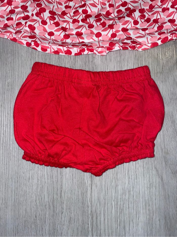 Ensemble bébé Robe cerise rouge Okaïdi, 3 mois - Comme neuf ! - photo numéro 4