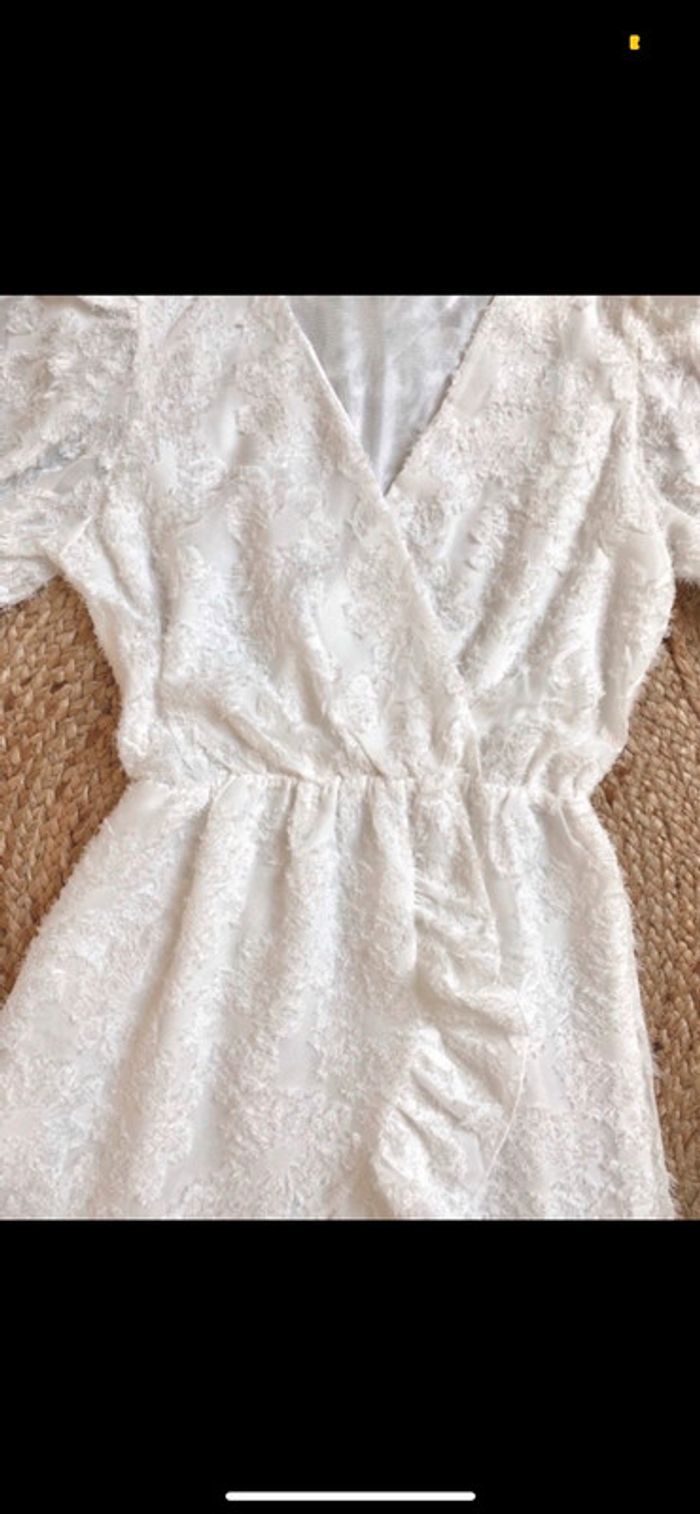 Robe blanche volante - photo numéro 3