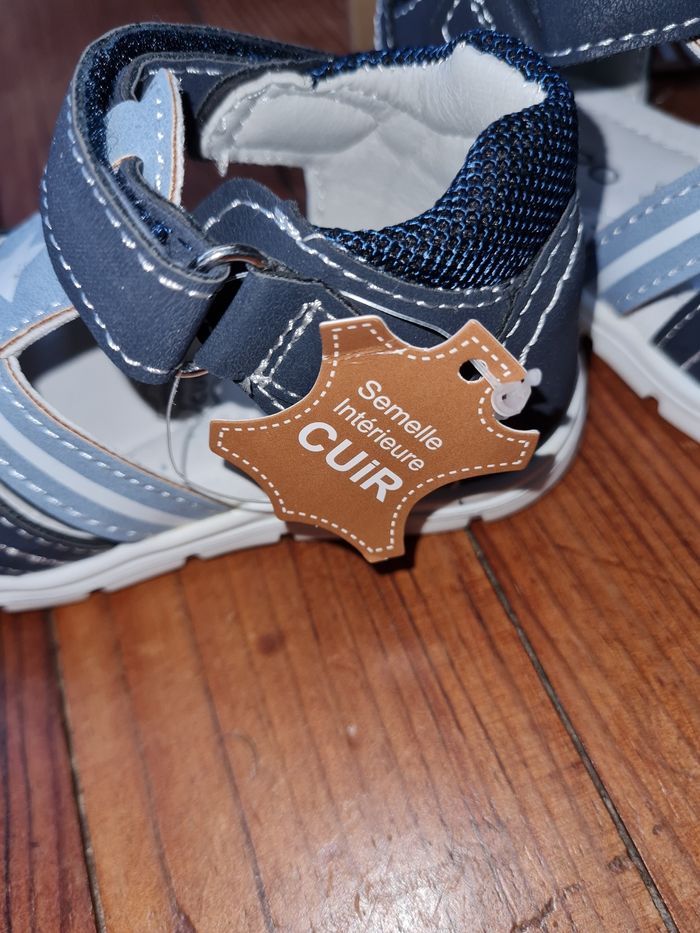 Chaussure NPO taille 20 neuve - photo numéro 3