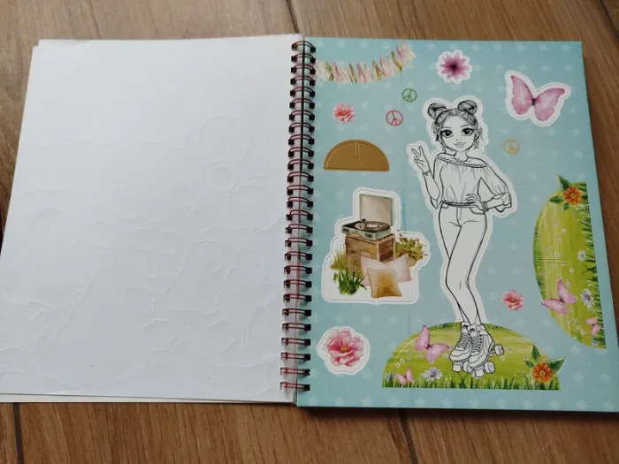 Livre Scenery Set avec stickers et mise en scène neuf - photo numéro 4