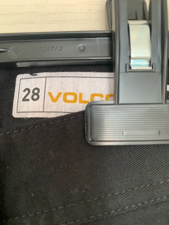 Pantalon volcom noir - photo numéro 2