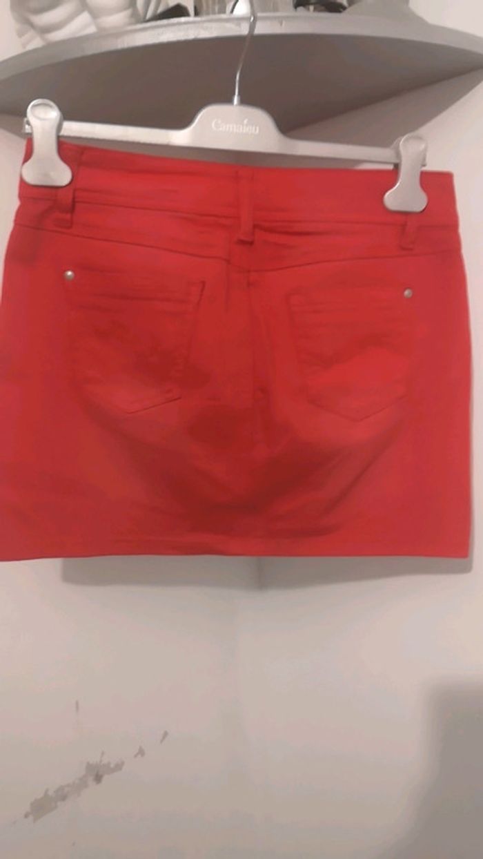 Jupe rouge - photo numéro 2