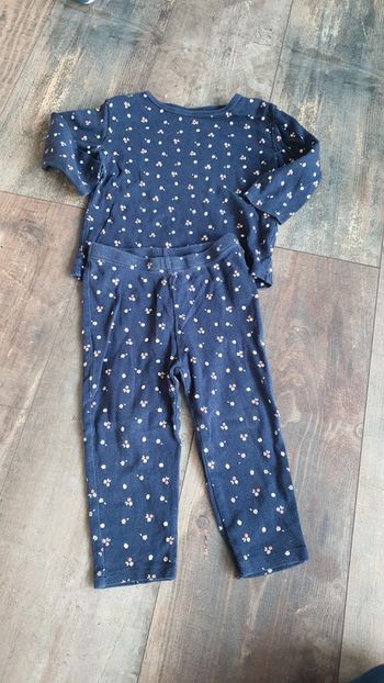Pyjamas kiabi 18 mois en très bon état