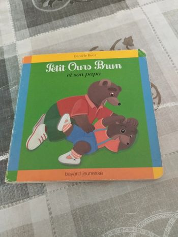 Livre cartonné Petit ours brun