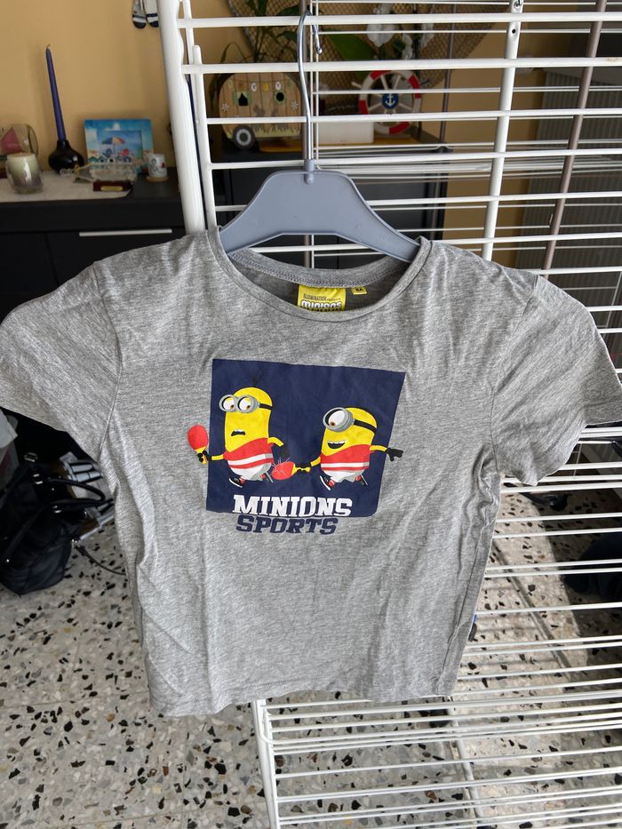 Tee shirt minions 8 ans