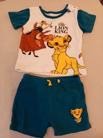 Ensemble t'shirt et short Disney roi lion taille 18mois