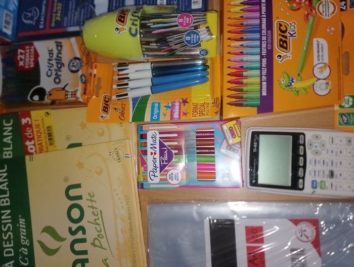 Gros lot fournitures scolaires collegien neuf - photo numéro 7