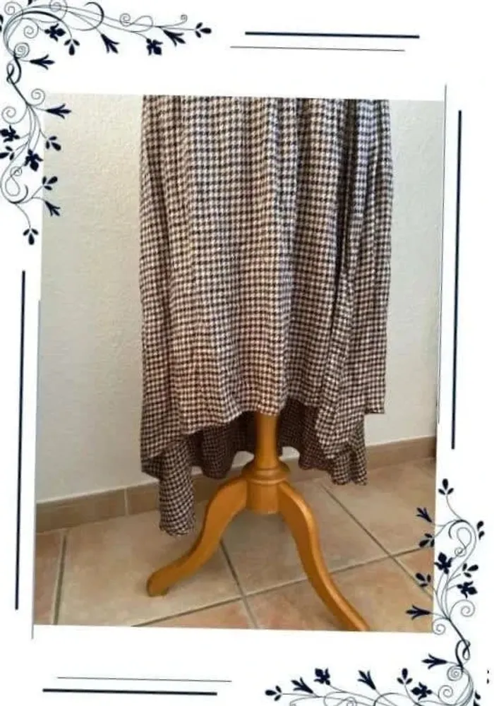 Jupe  pied  de poules  T40  neuf avec étiquette - photo numéro 4