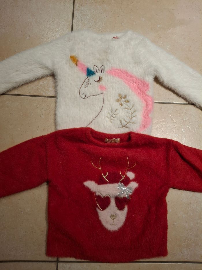 Lot 12 pull sweat fille 3 ans neuf a TB état - photo numéro 2