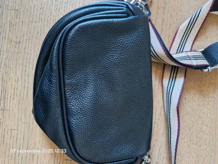 Sac banane noir effet cuir grainé – Sangle sport amovible - photo numéro 2