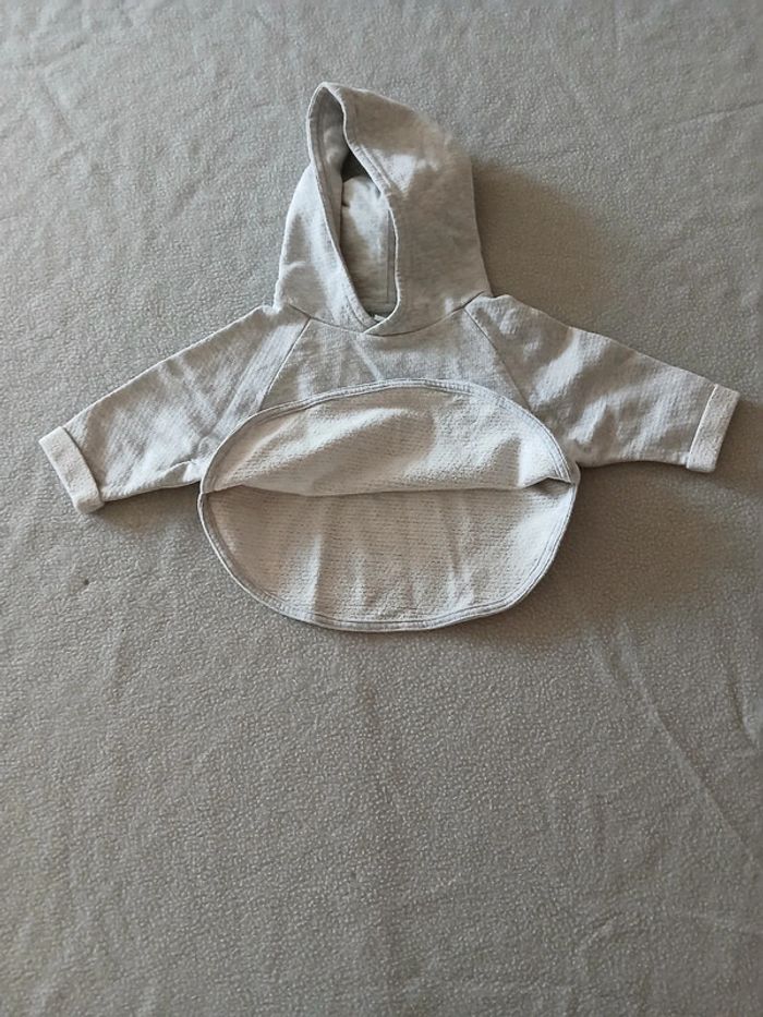 Pull à capuche 6 mois - photo numéro 2