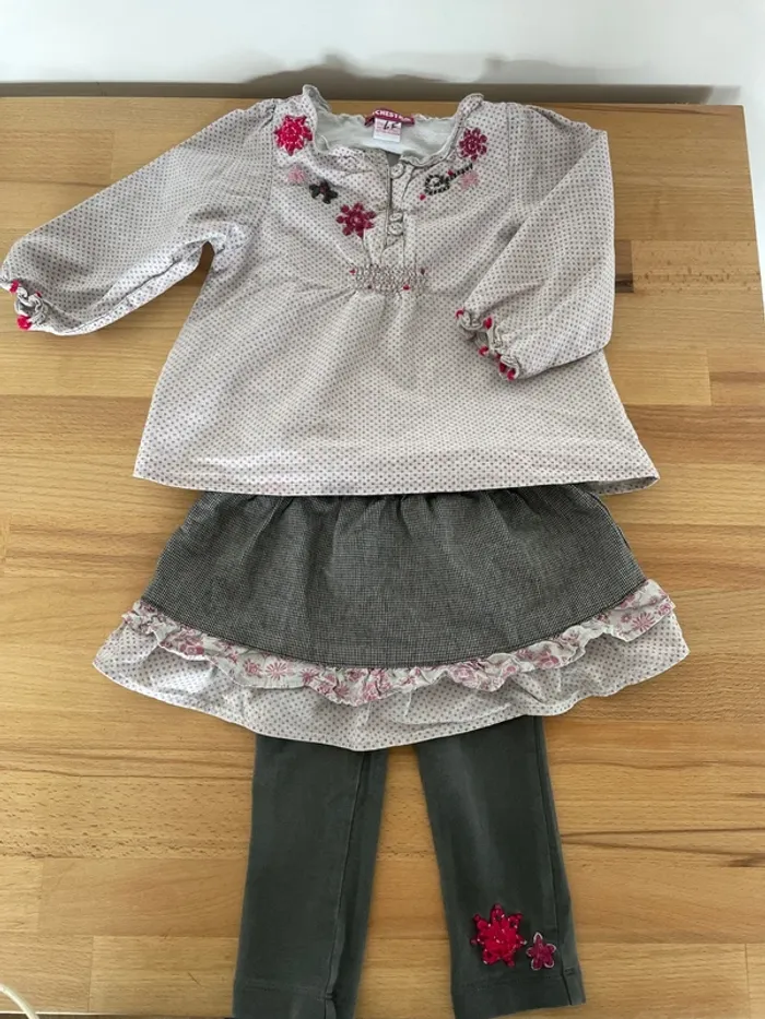 Ensemble blouse et jupe/legging