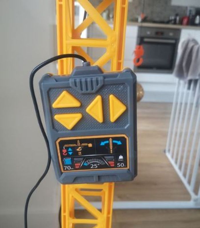 Grue de chantier télécommandée - photo numéro 2