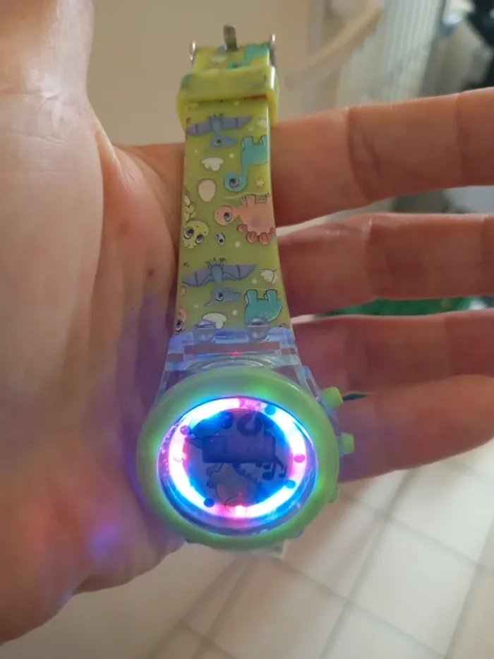 Montre digitale enfant garçon - photo numéro 3