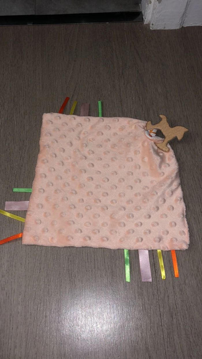 Doudou plat jouet en bois