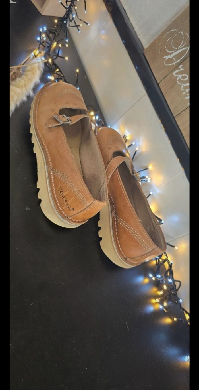 Magnifique paire de Salomé kick mary jane kickers - photo numéro 4