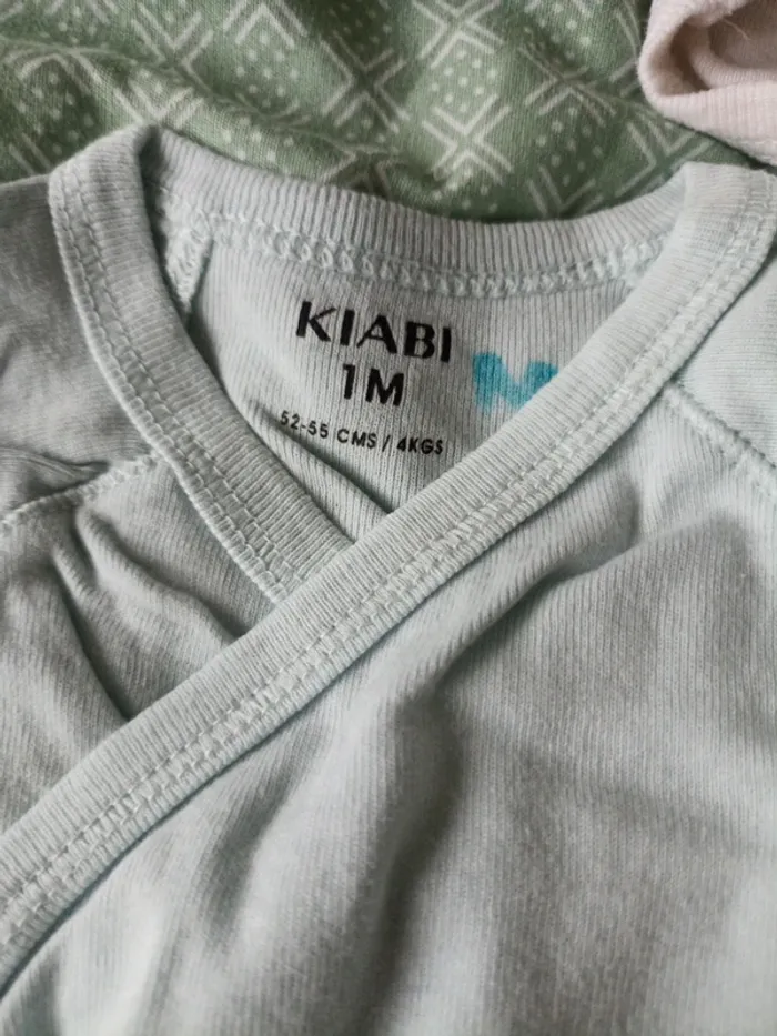 Lot Body manche courte 1 mois - photo numéro 6