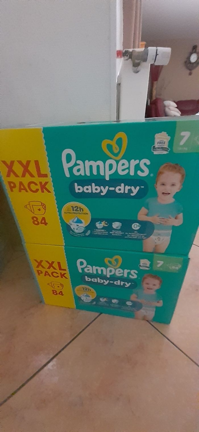 168 couches Pampers Baby Dry Taille 7