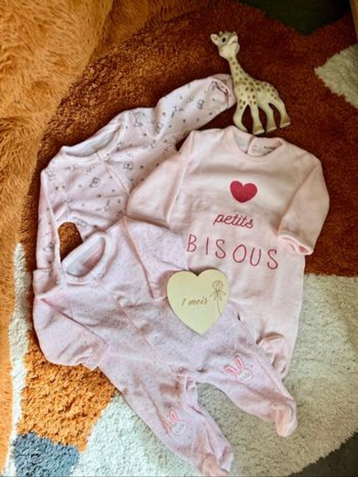 Lot de 3 pyjamas bébé fille en velours – Taille 1 mois – Neufs - Kiabi - In Extenso