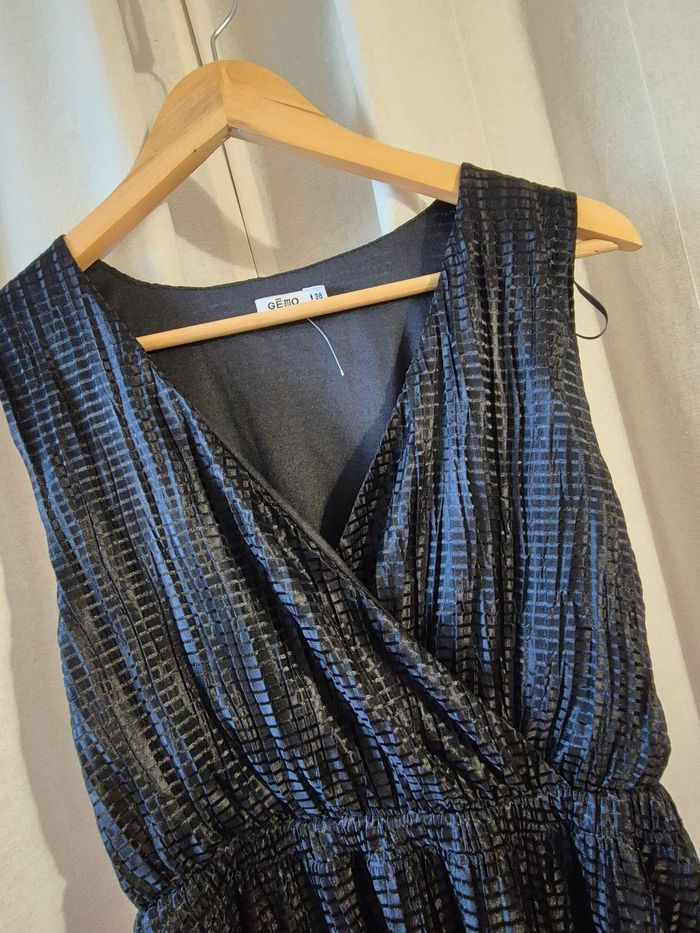 Robe noire taille 18 neuve - photo numéro 2