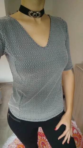 T shirt a motifs gris et noirs, grain de malice