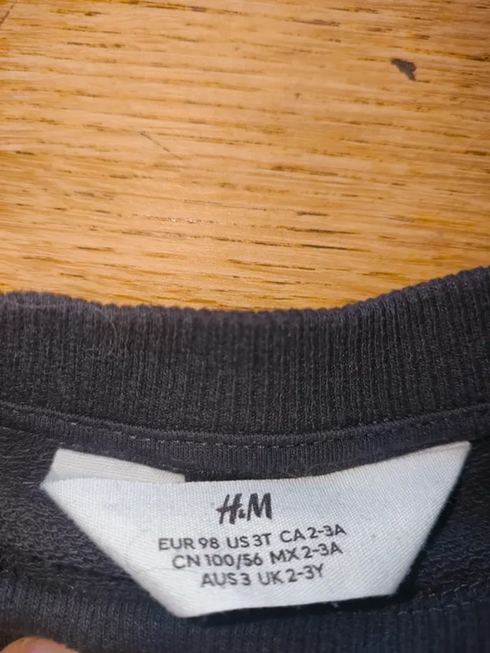 Robe pull H&M fille 3 ans 98cm excellent état - photo numéro 3