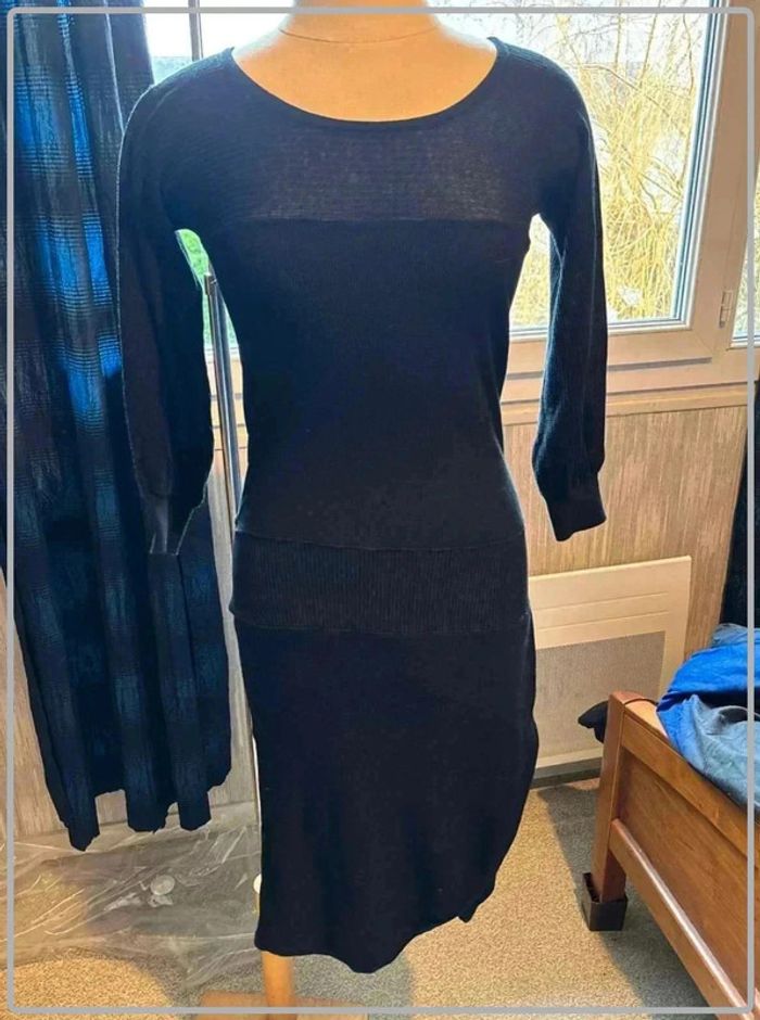 Magnifique  robe  taille 36  marque  Hugo boss - photo numéro 3